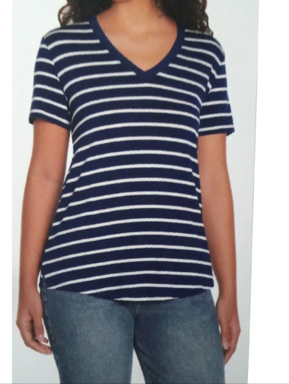 New GAP Women's V-Neck Navy White Stripes Size Medium. NWT